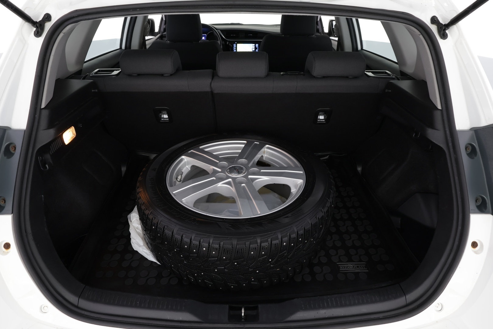 TOYOTA Auris 2017