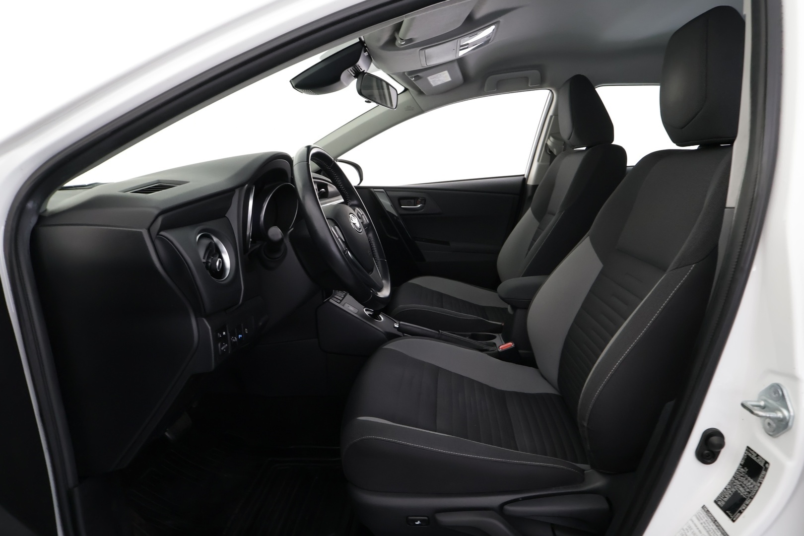 TOYOTA Auris 2017