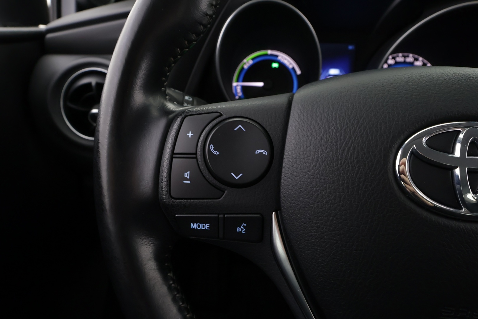 TOYOTA Auris 2017