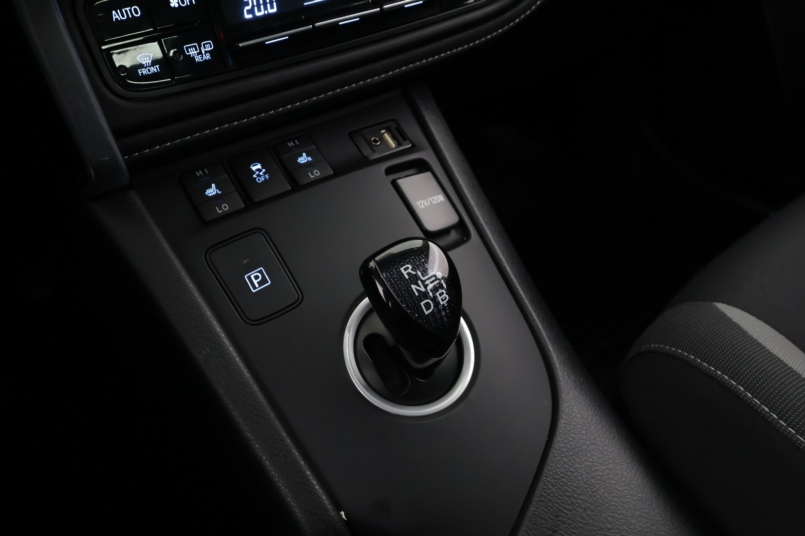 TOYOTA Auris 2017