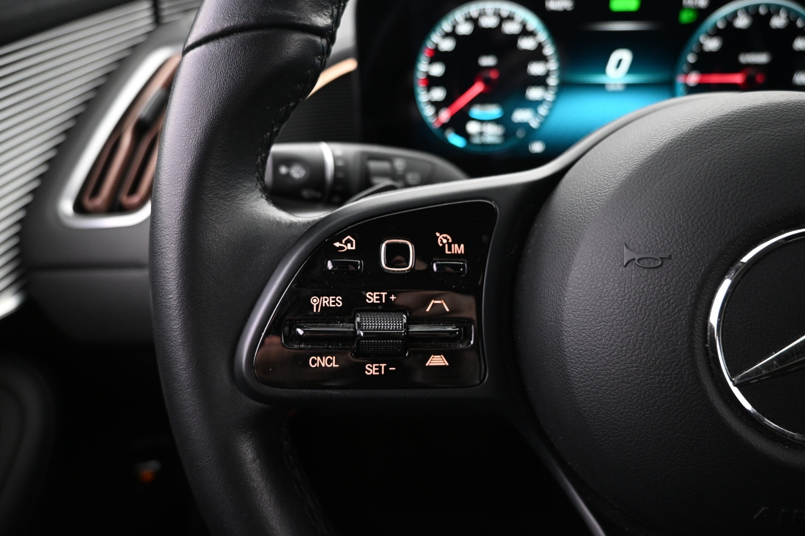 MERCEDES-BENZ EQC 2022