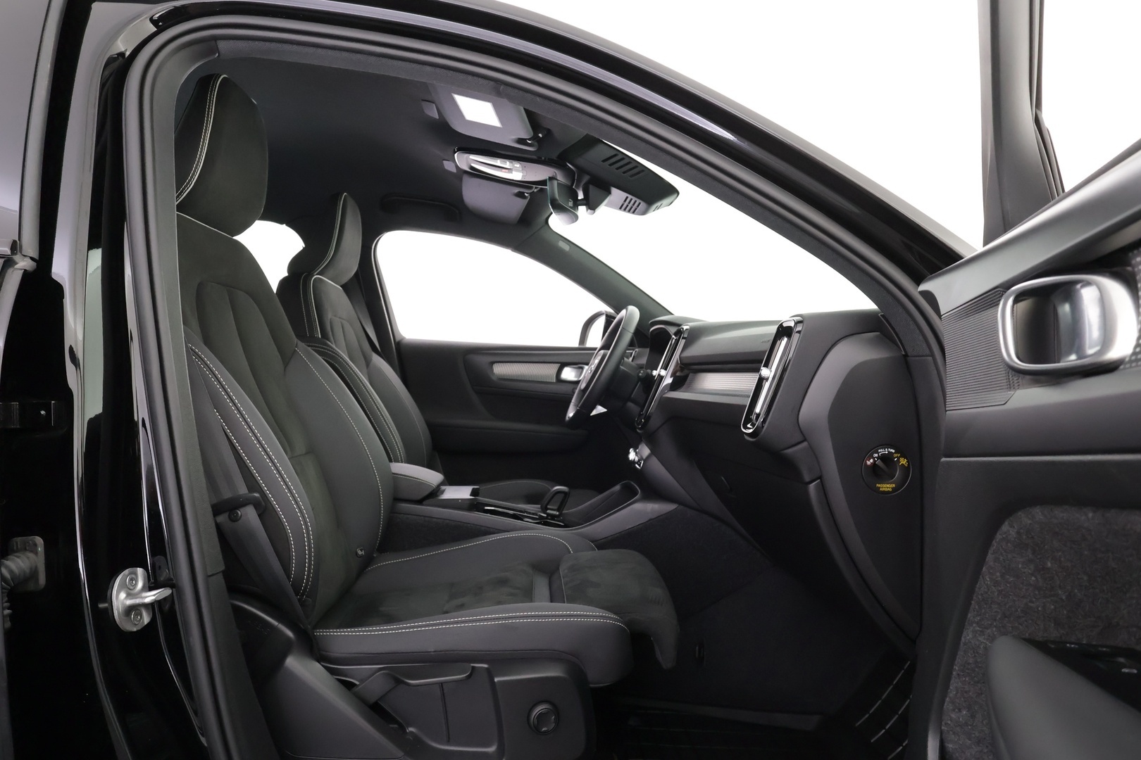 VOLVO XC40 2022