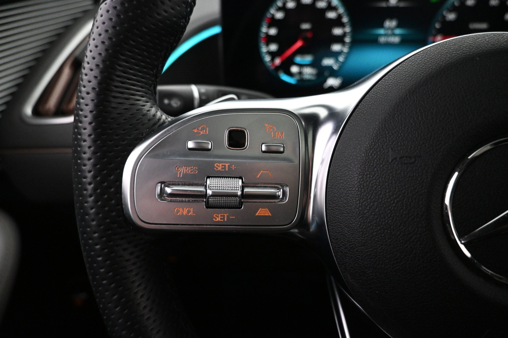 MERCEDES-BENZ EQC 2023