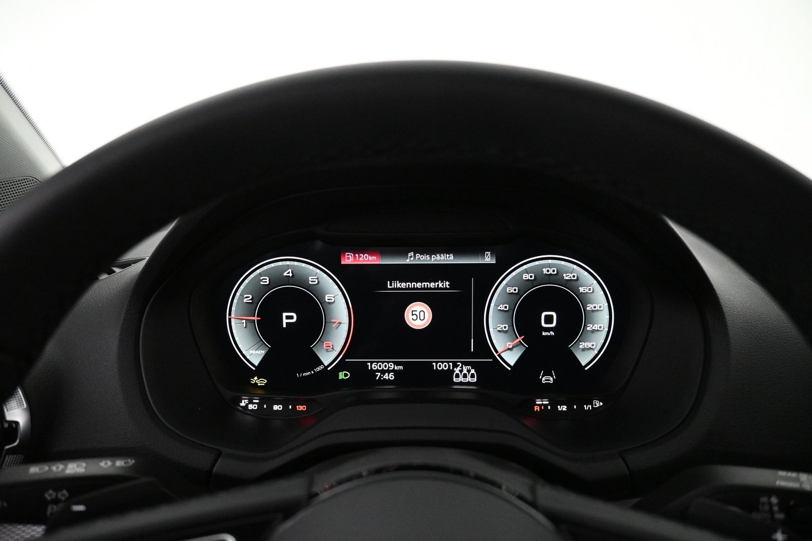 AUDI Q2 2024