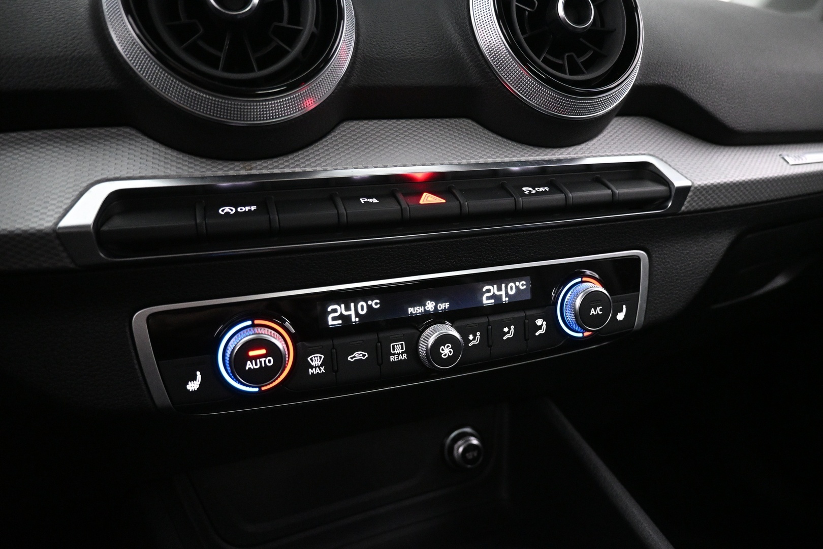AUDI Q2 2024