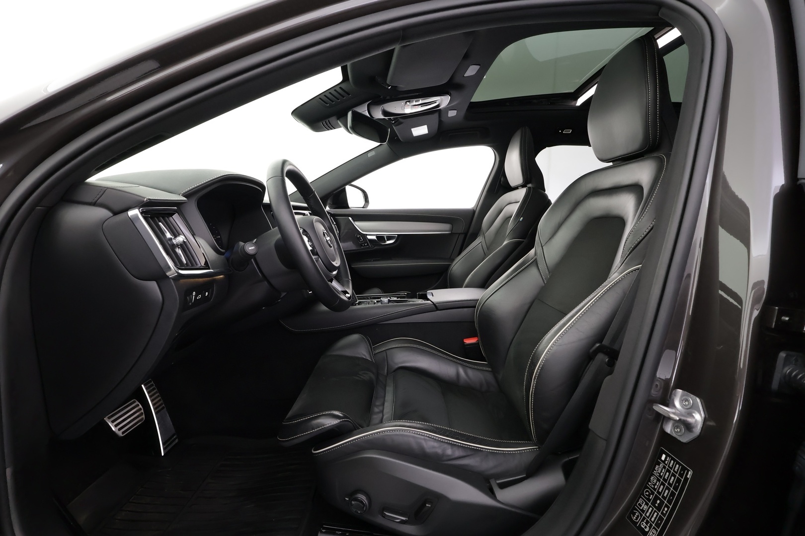 VOLVO V90 2022