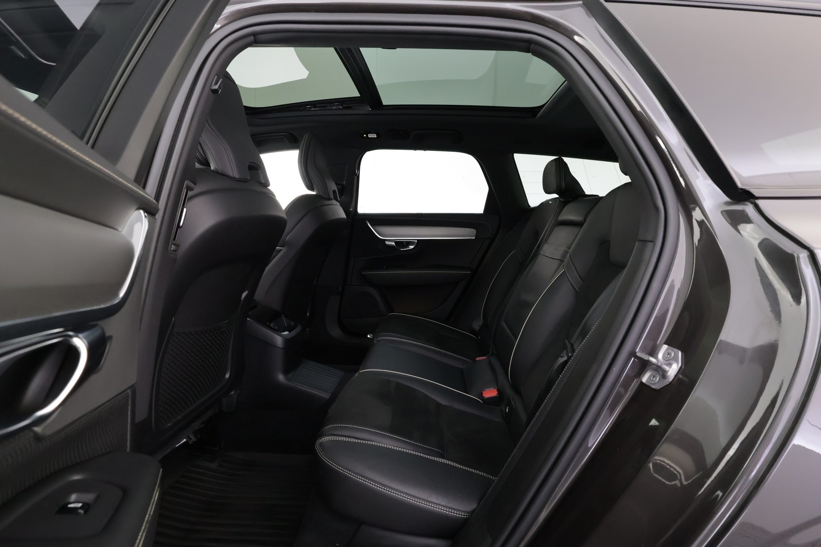 VOLVO V90 2022
