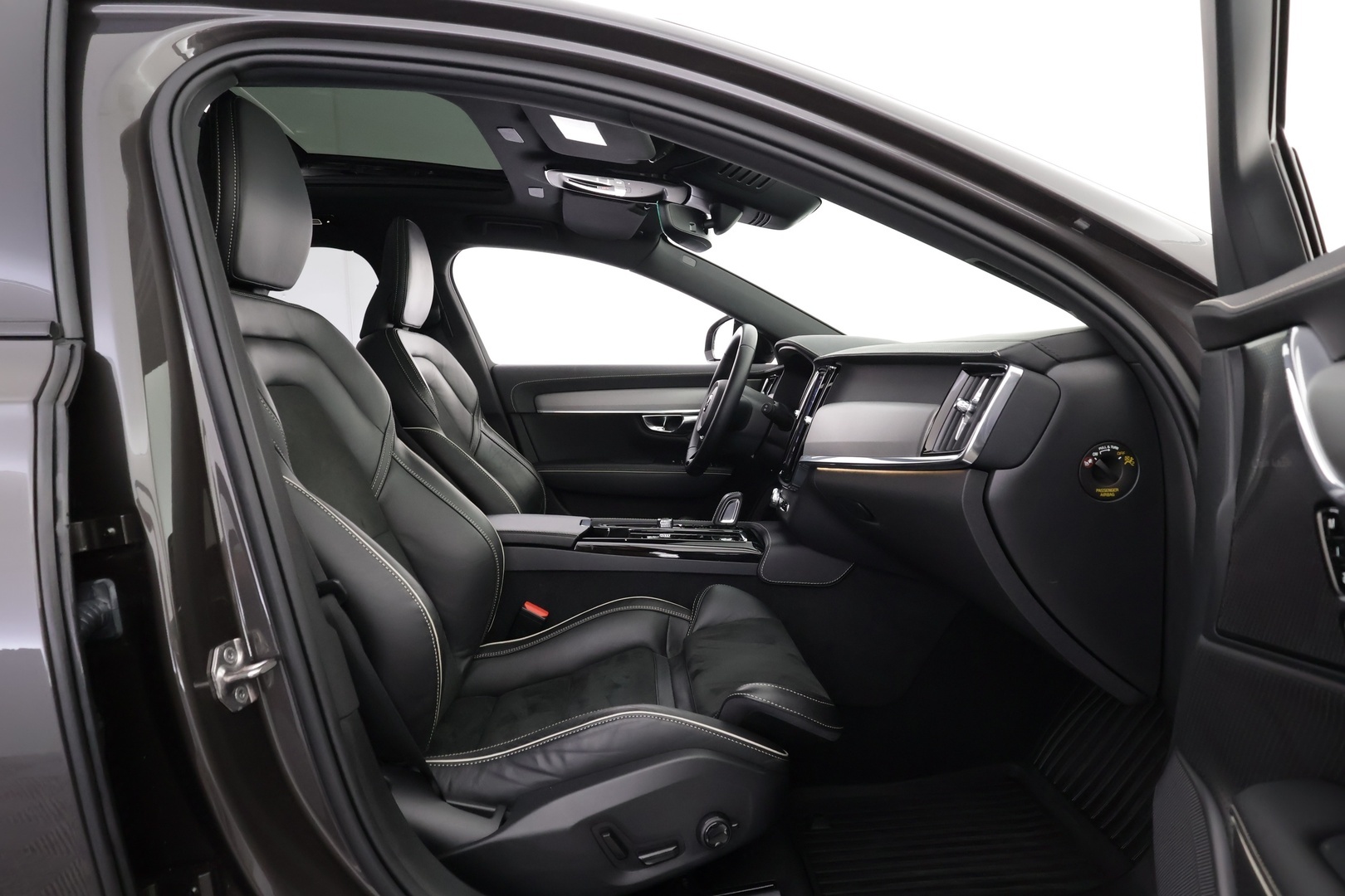 VOLVO V90 2022