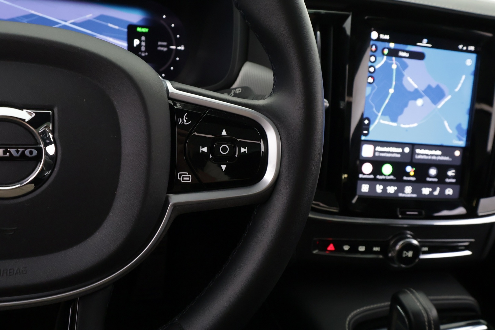 VOLVO V90 2022