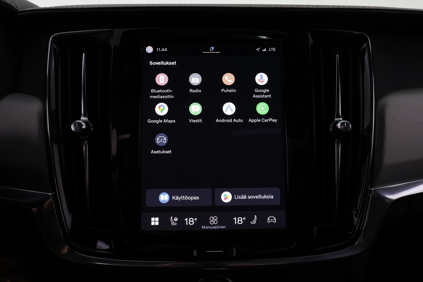 VOLVO V90 2022