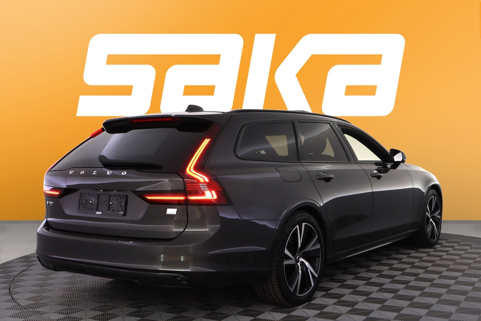 VOLVO V90 2022