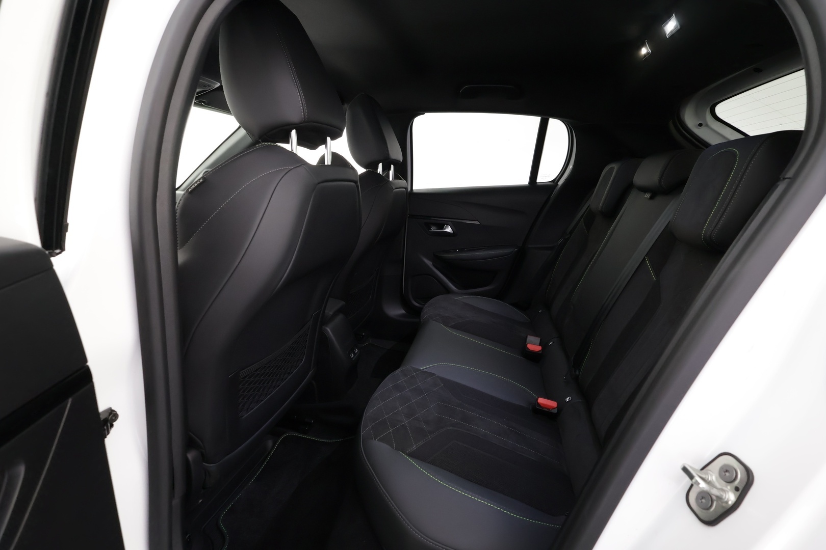 PEUGEOT e-208 2022