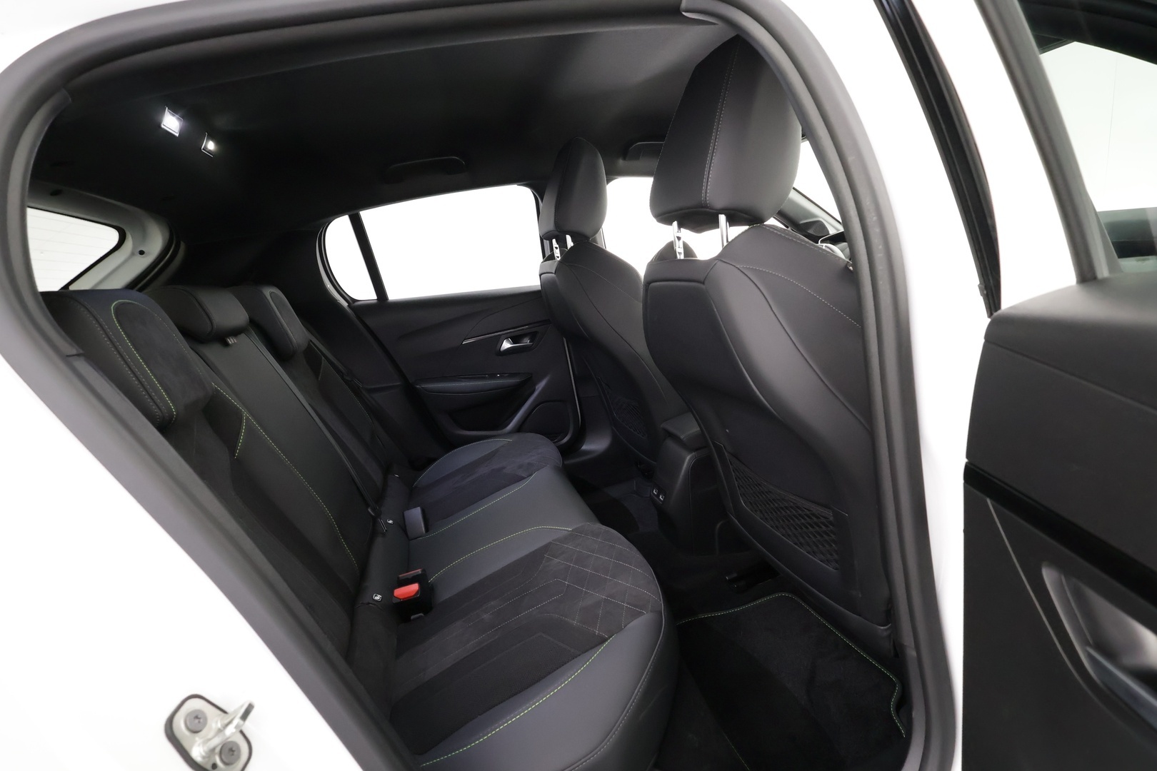 PEUGEOT e-208 2022
