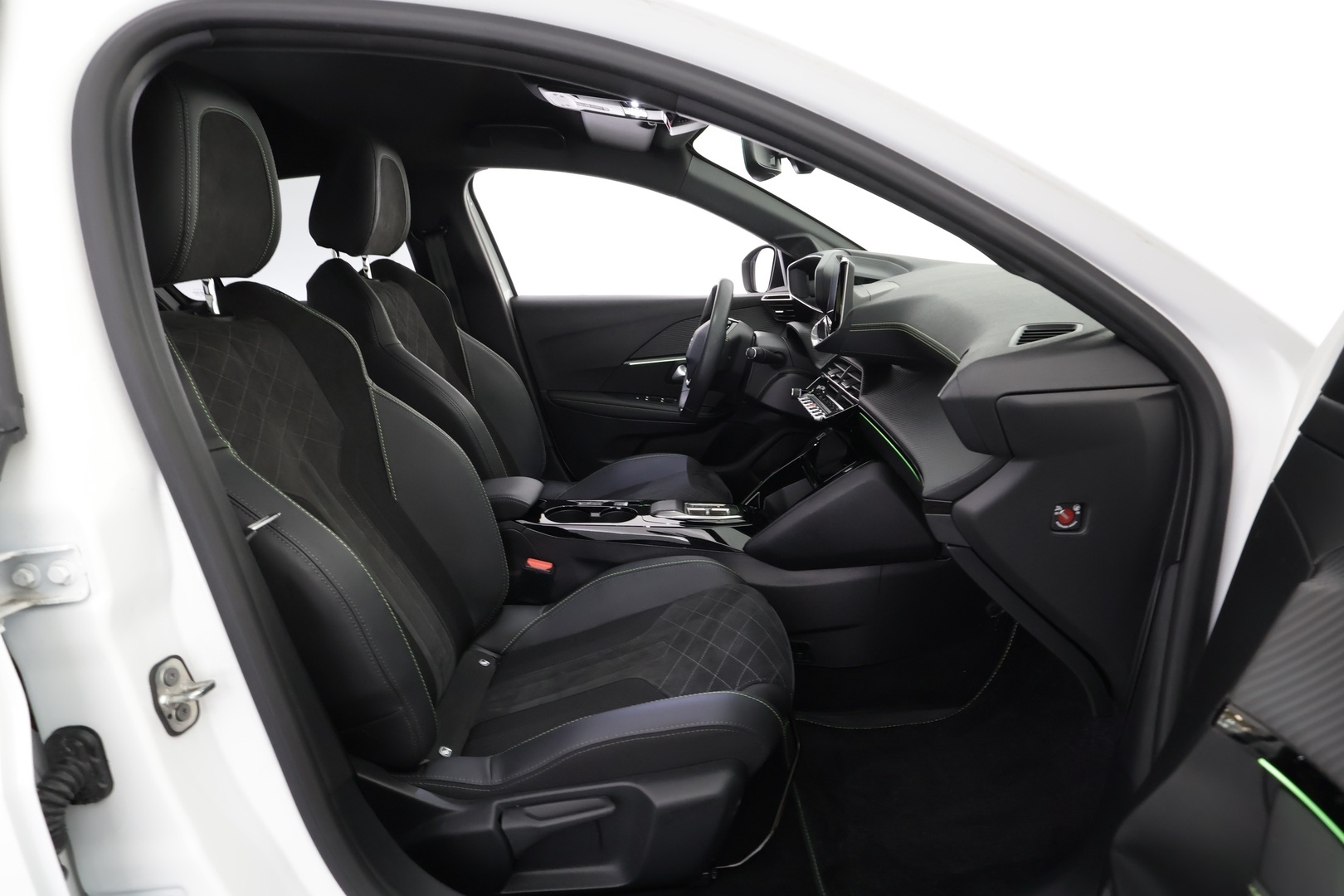 PEUGEOT e-208 2022