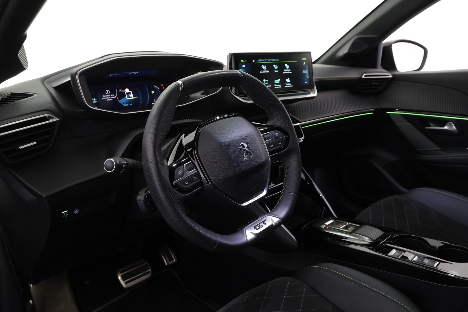 PEUGEOT e-208 2022