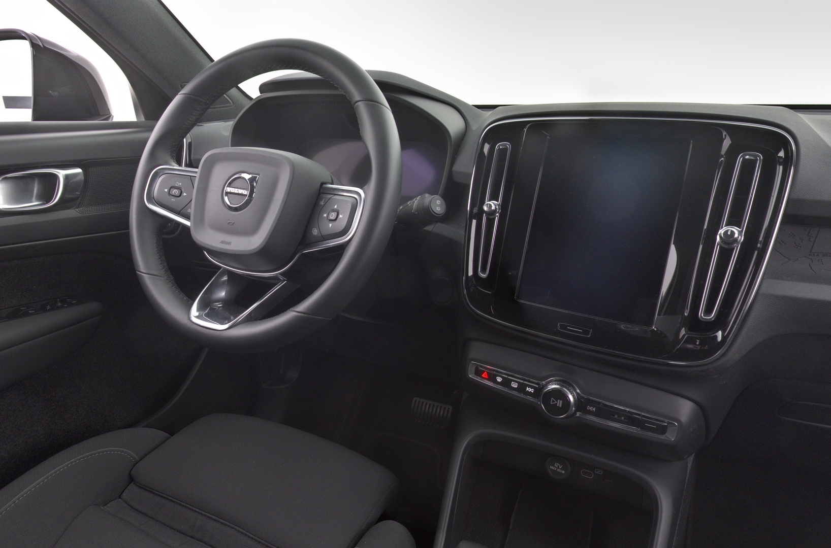 VOLVO XC40 2024