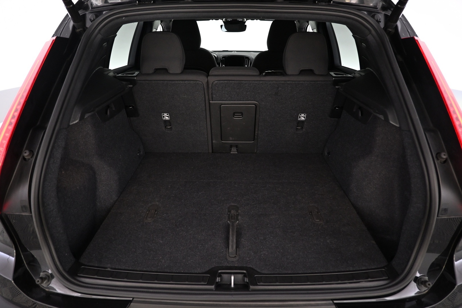 VOLVO XC40 2024