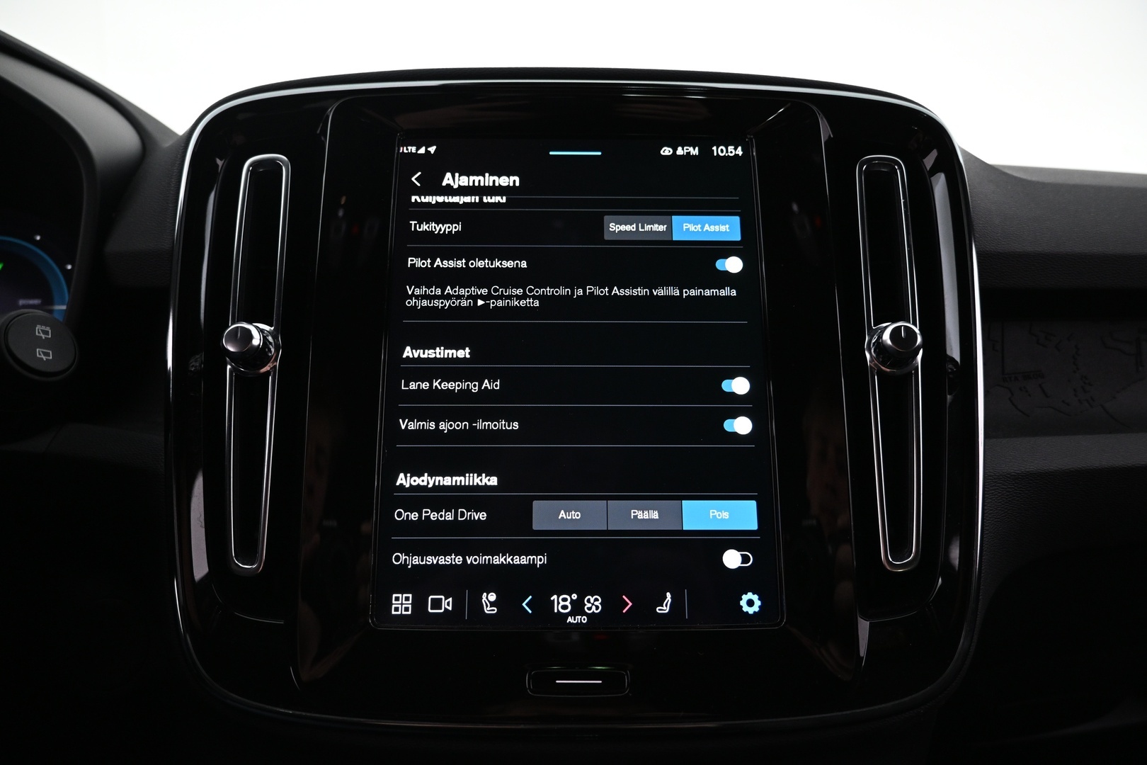 VOLVO XC40 2024