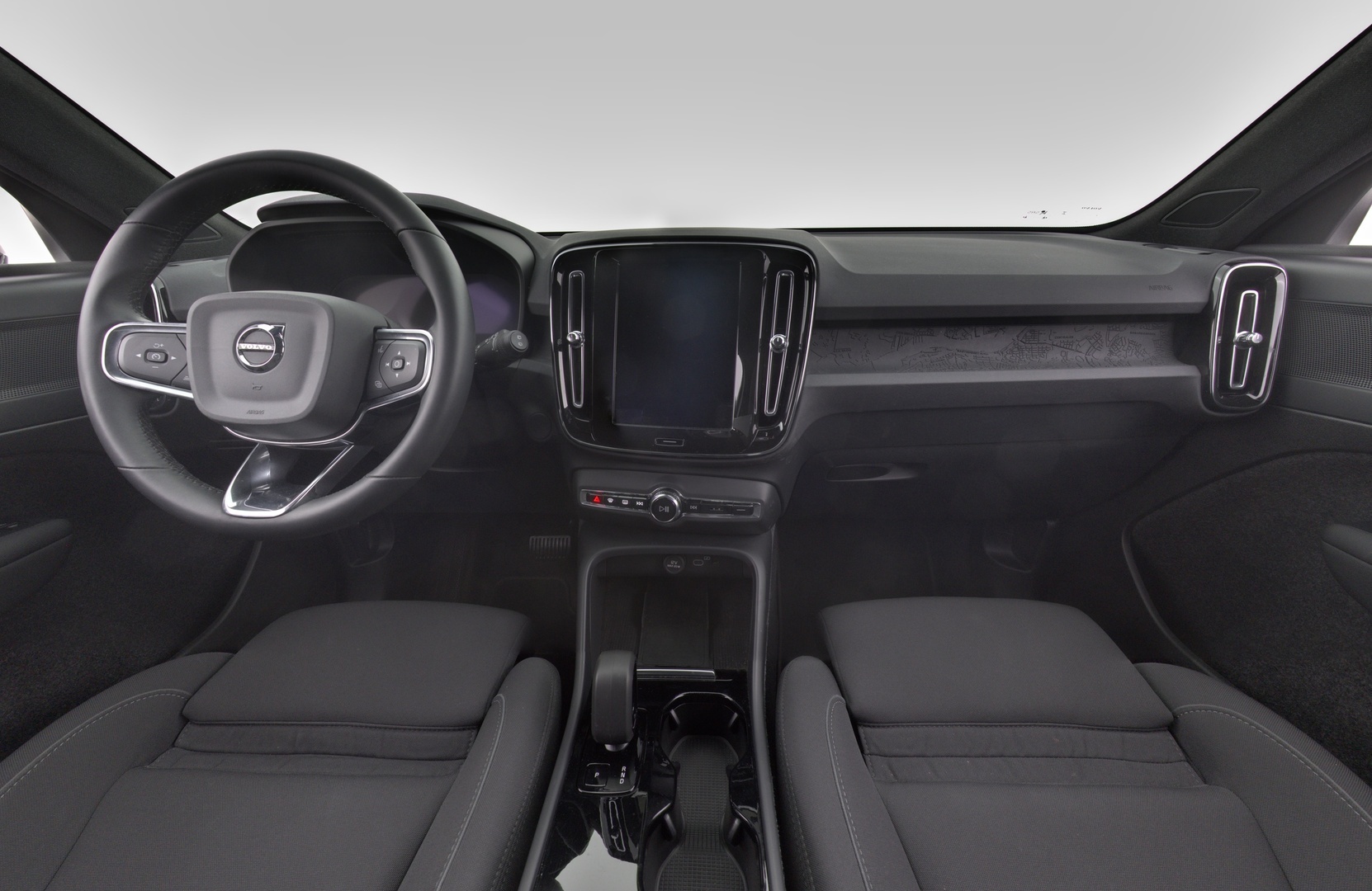VOLVO XC40 2024