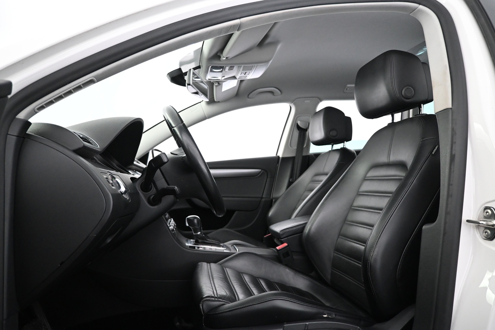 VOLKSWAGEN Passat 2014