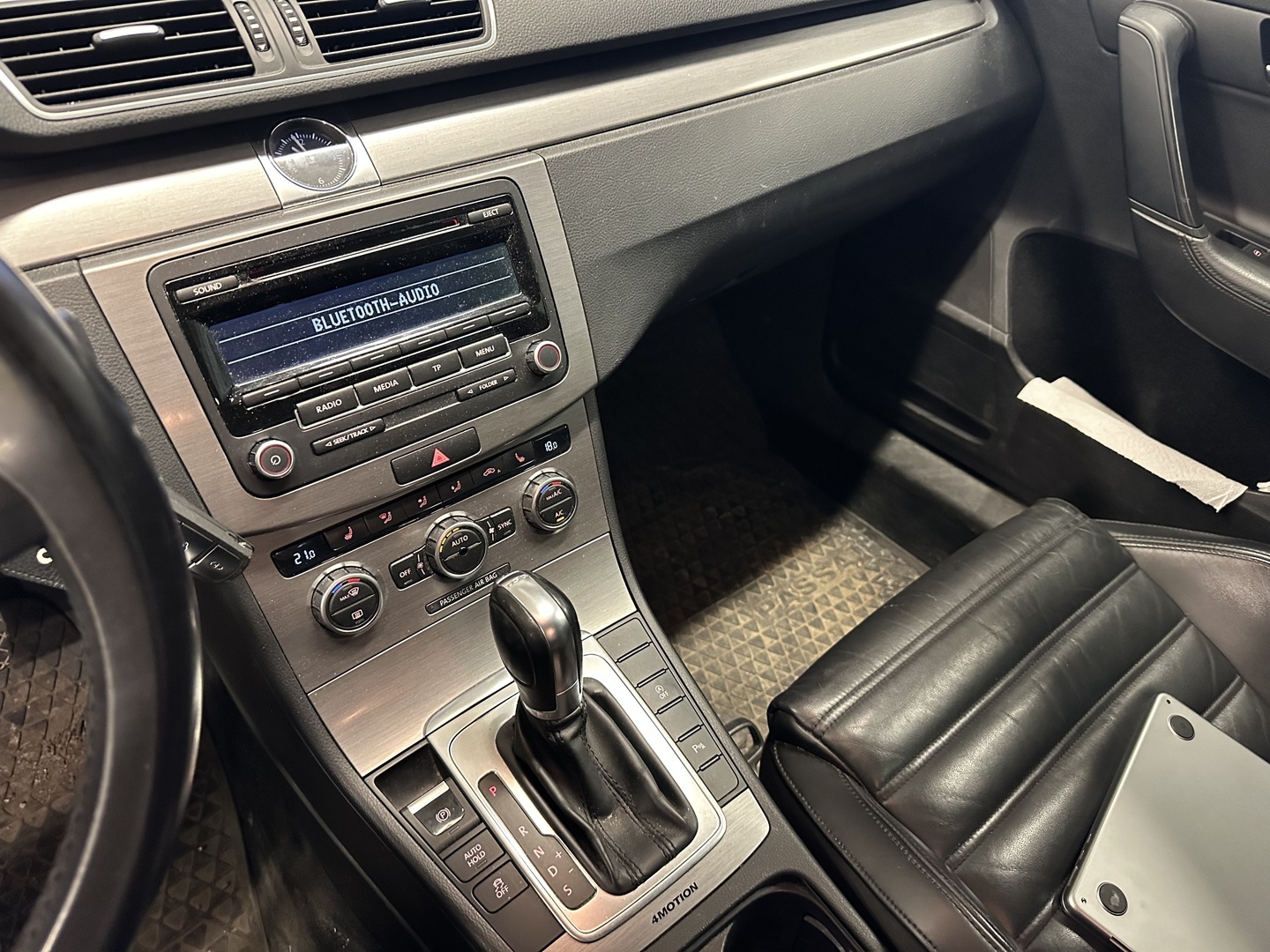 VOLKSWAGEN Passat 2014