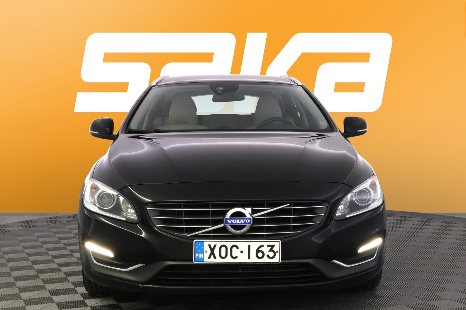 VOLVO V60 2015