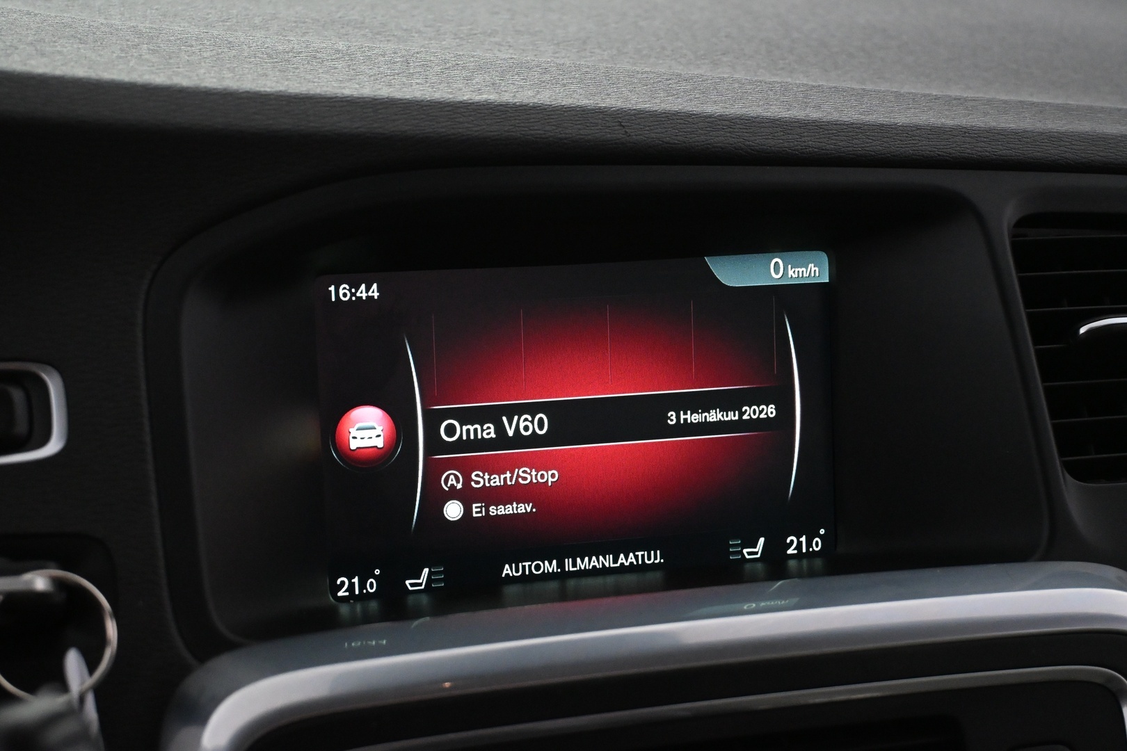 VOLVO V60 2015