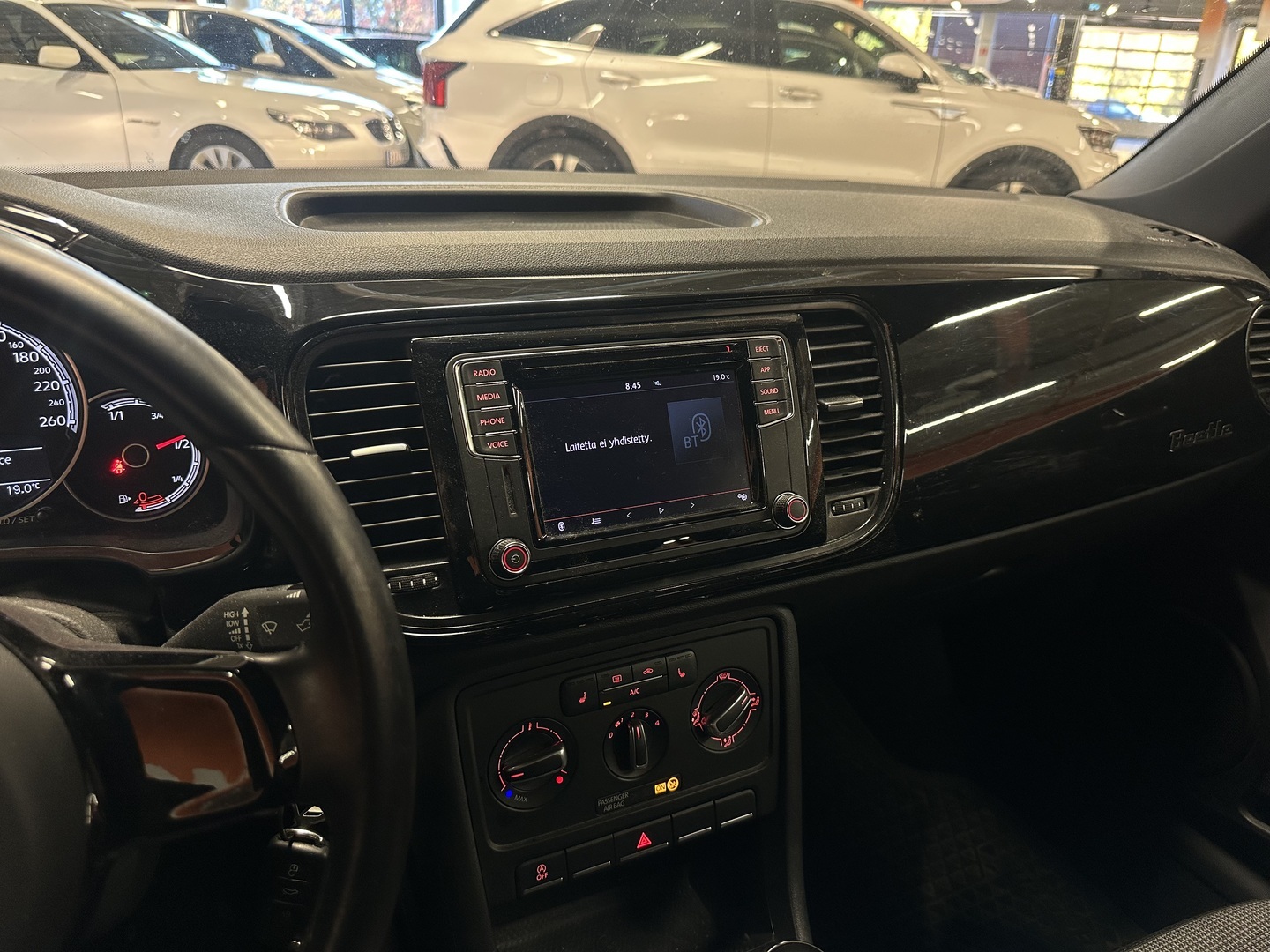 VOLKSWAGEN Beetle 2018