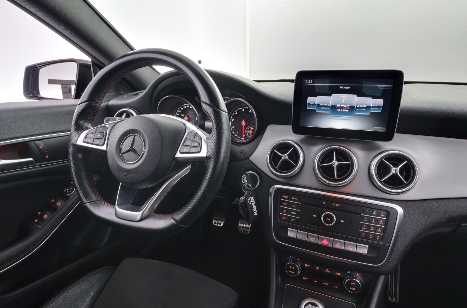 MERCEDES-BENZ CLA 2017