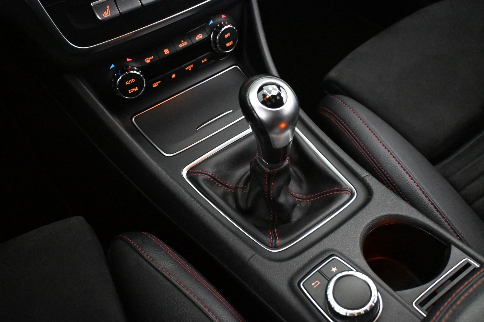 MERCEDES-BENZ CLA 2017