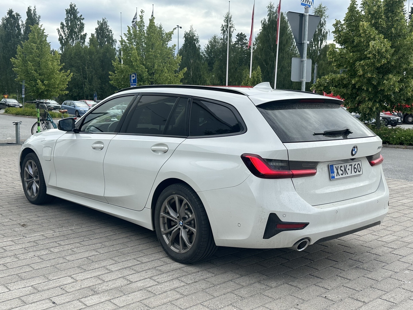 BMW 330 2021