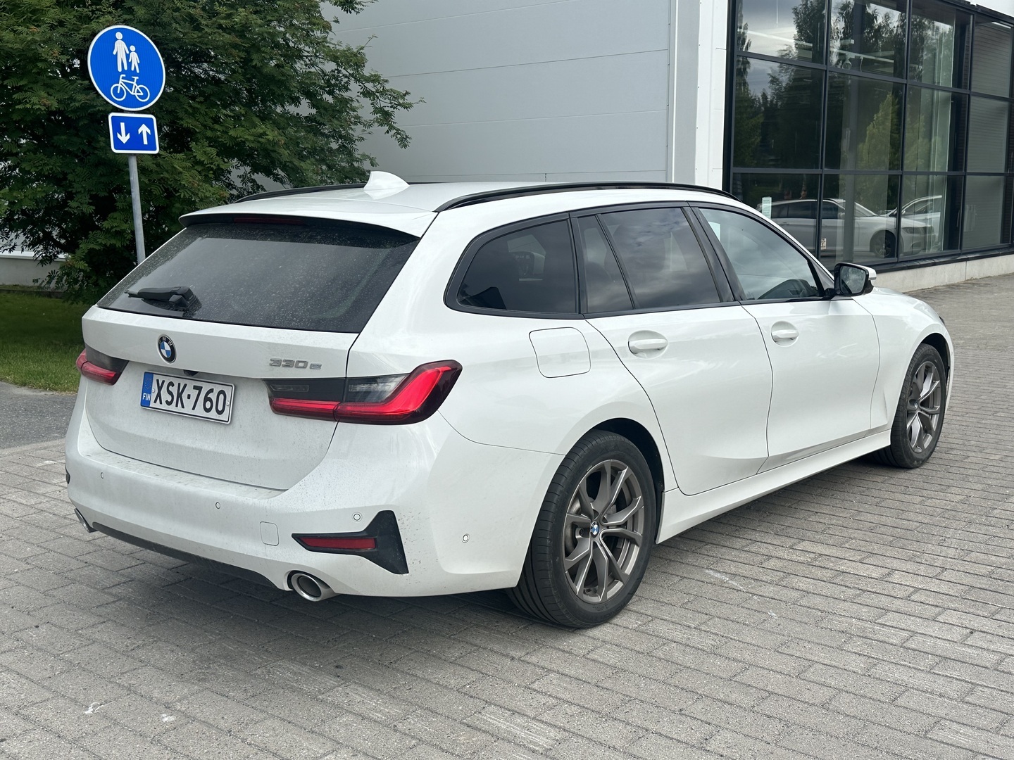 BMW 330 2021