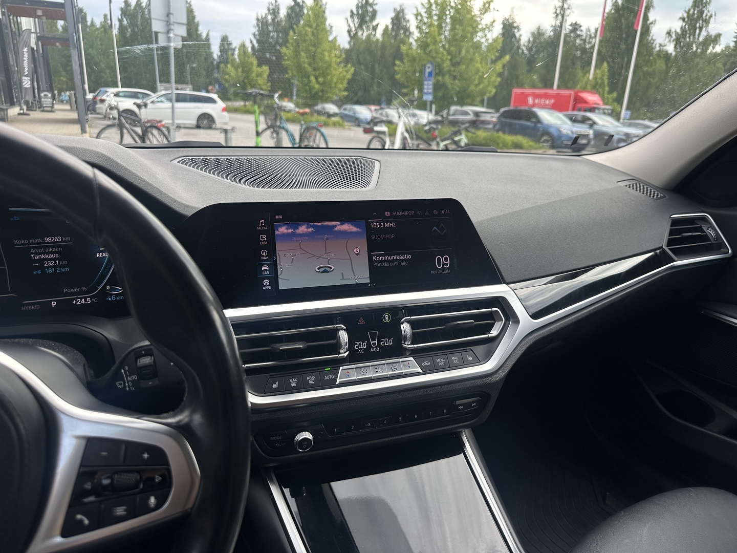 BMW 330 2021