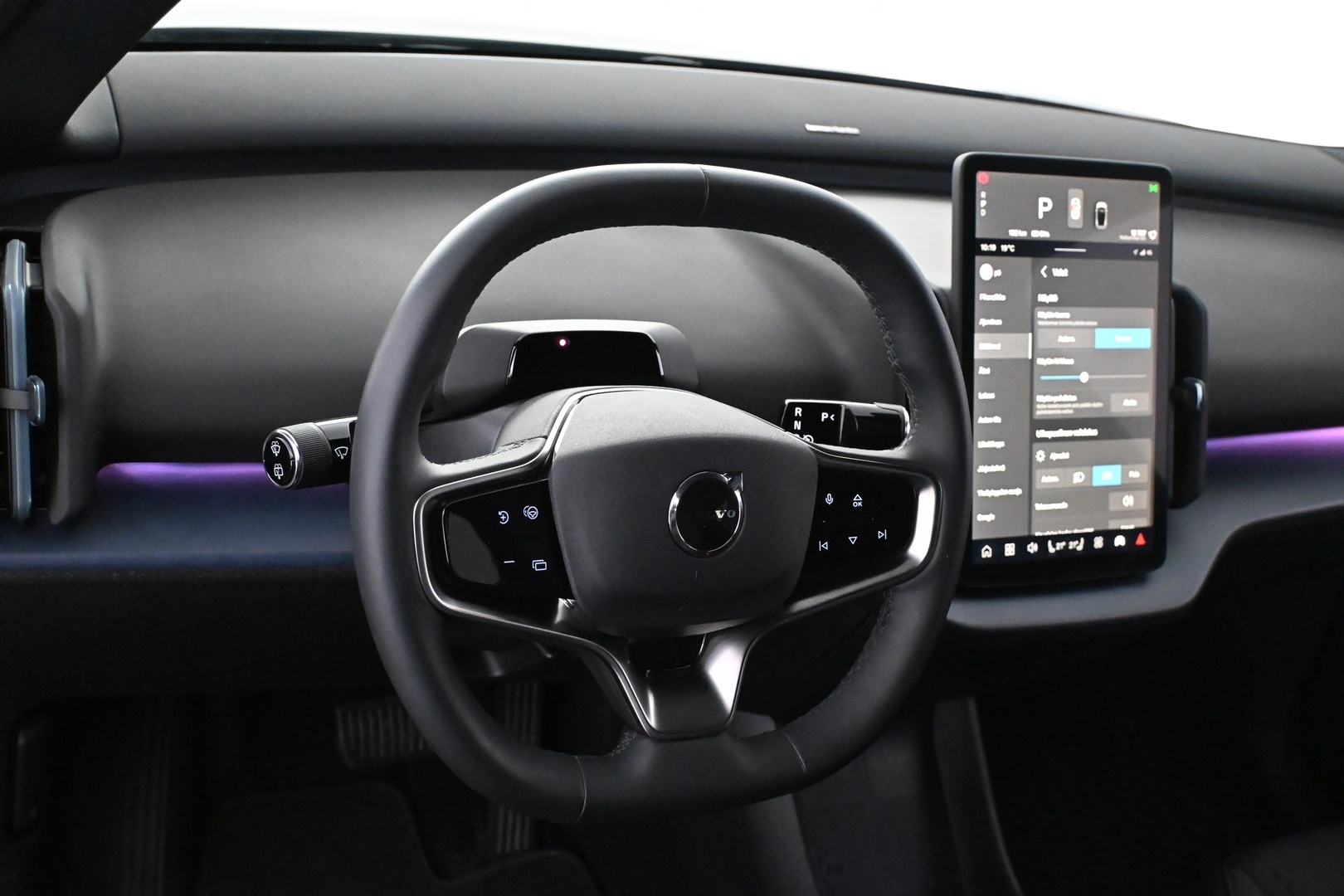 VOLVO EX30 2025