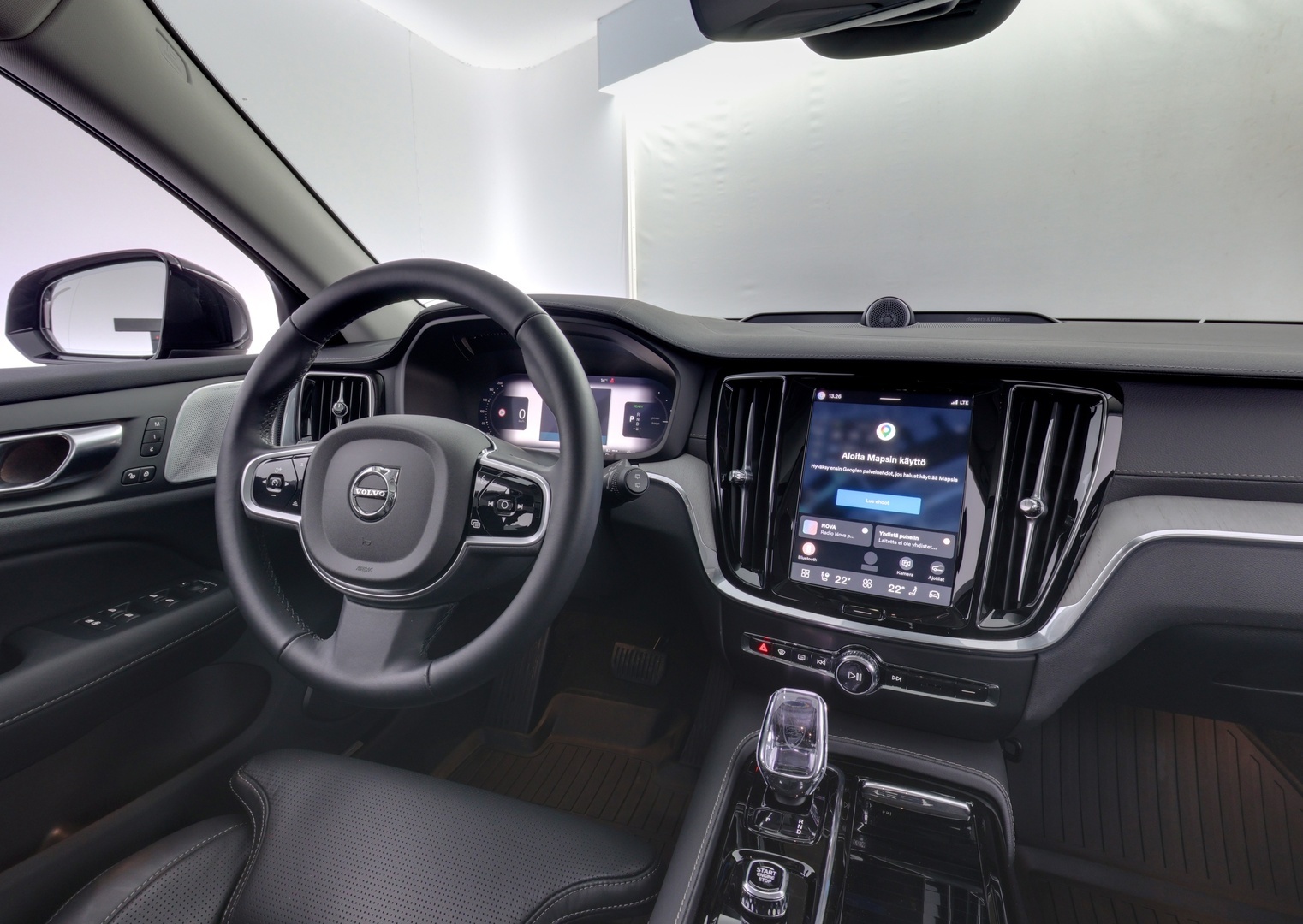 VOLVO V60 2025