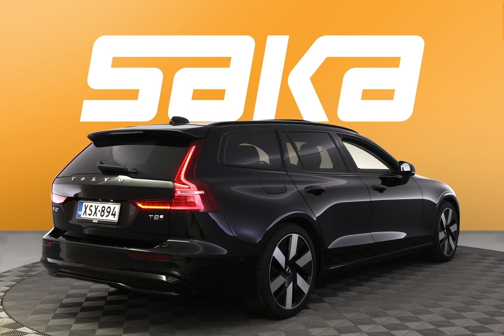 VOLVO V60 2025