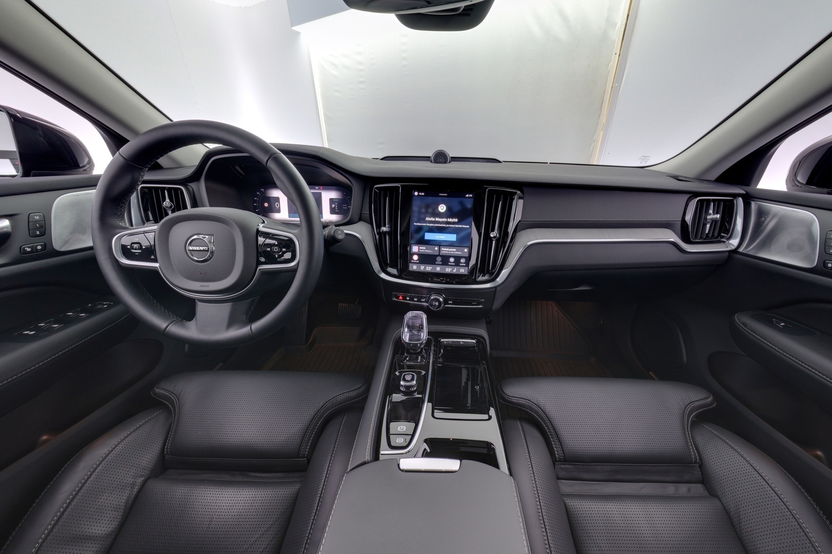 VOLVO V60 2025