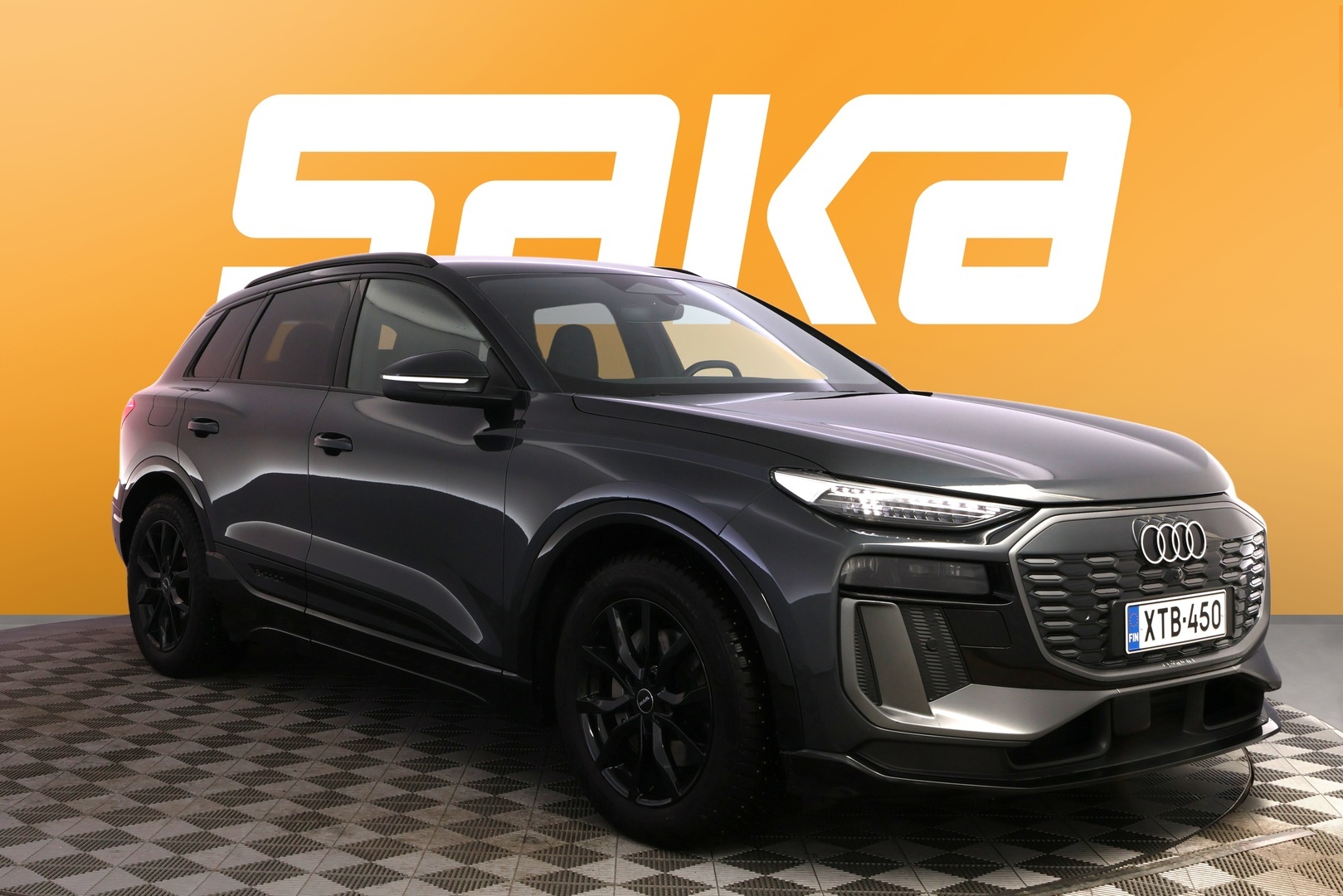 AUDI Q6 e-tron 2025