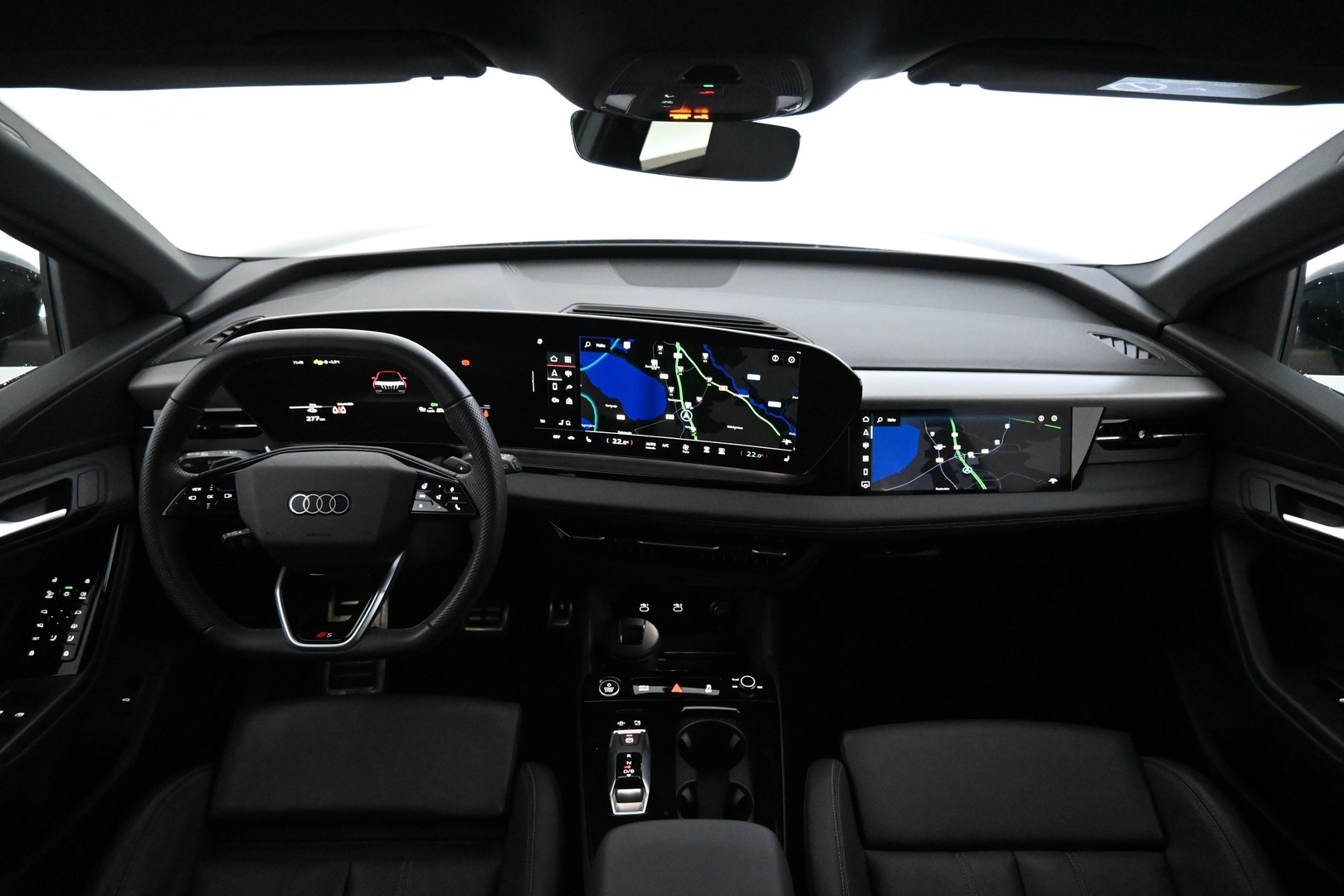 AUDI Q6 e-tron 2025