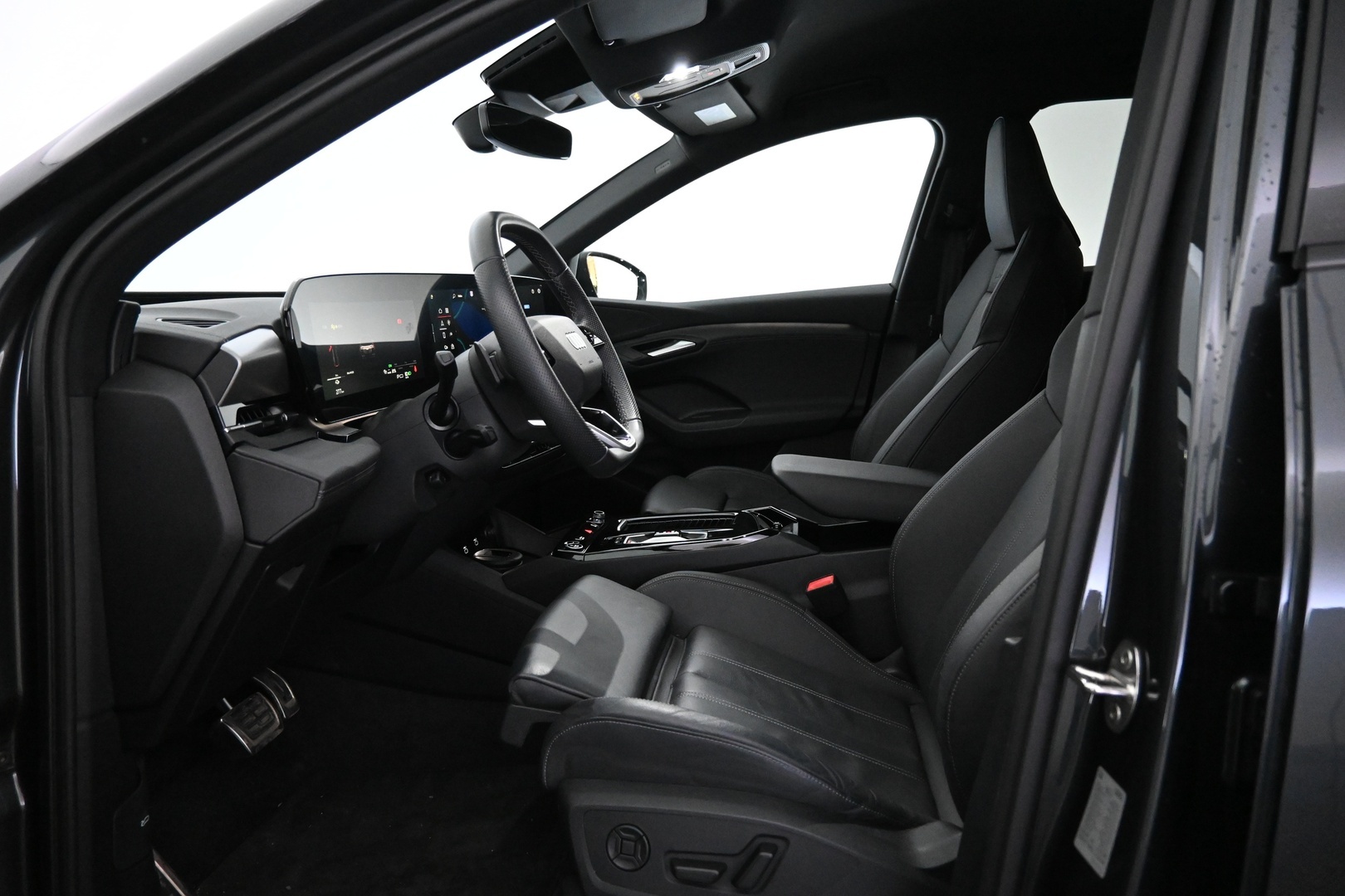 AUDI Q6 e-tron 2025