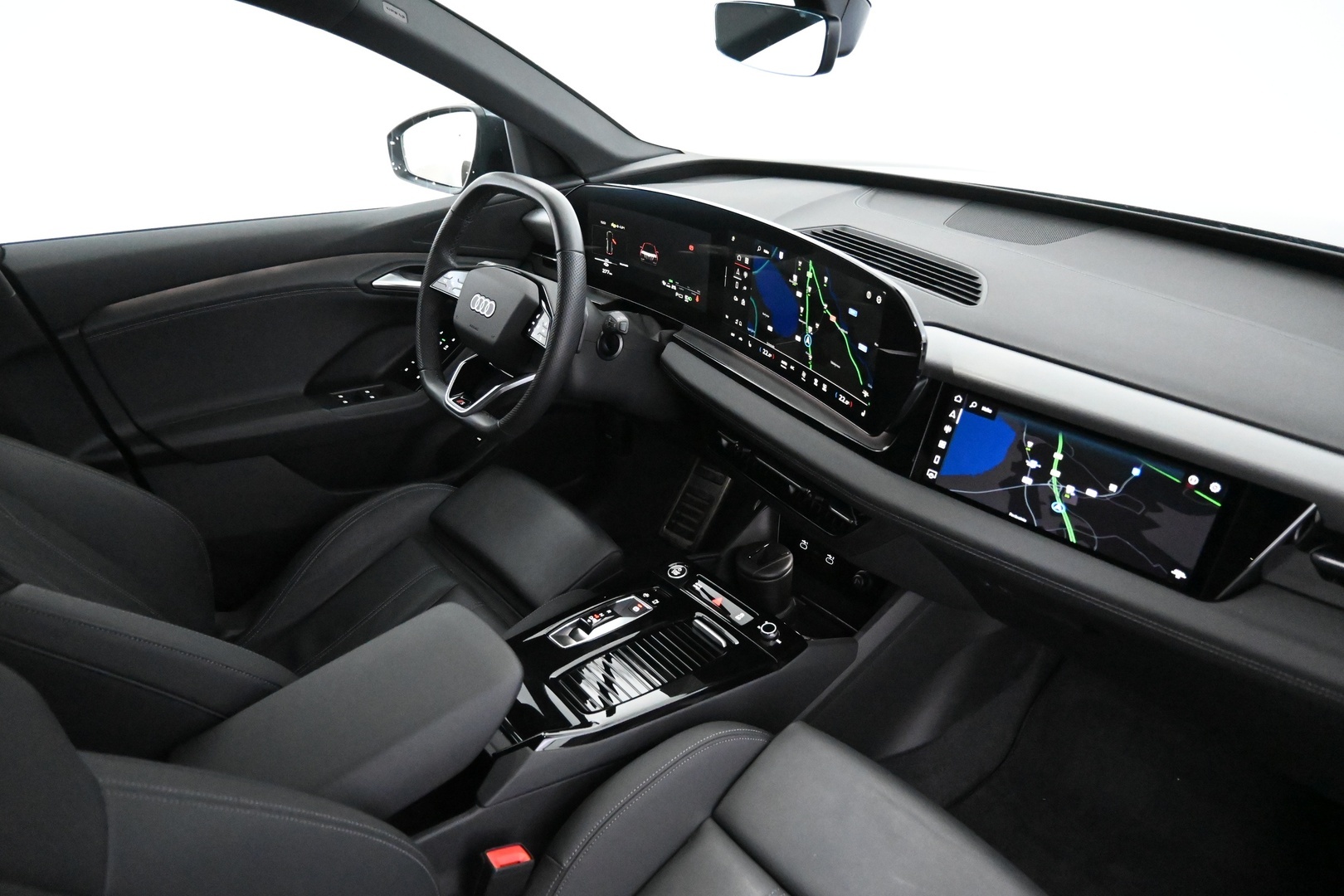 AUDI Q6 e-tron 2025