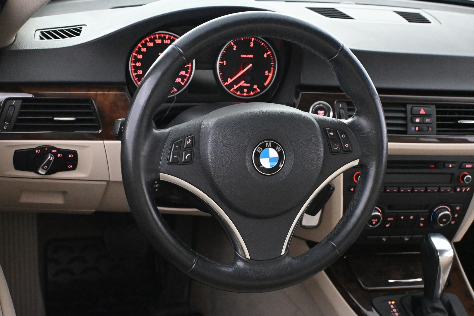 BMW 320 2011