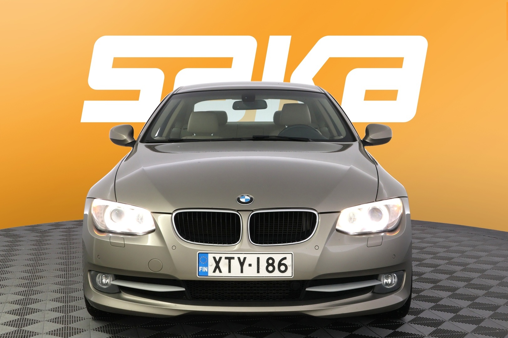 BMW 320 2011