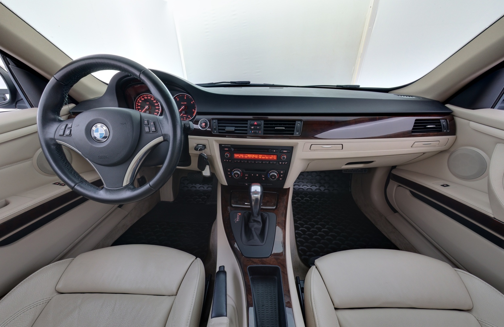 BMW 320 2011