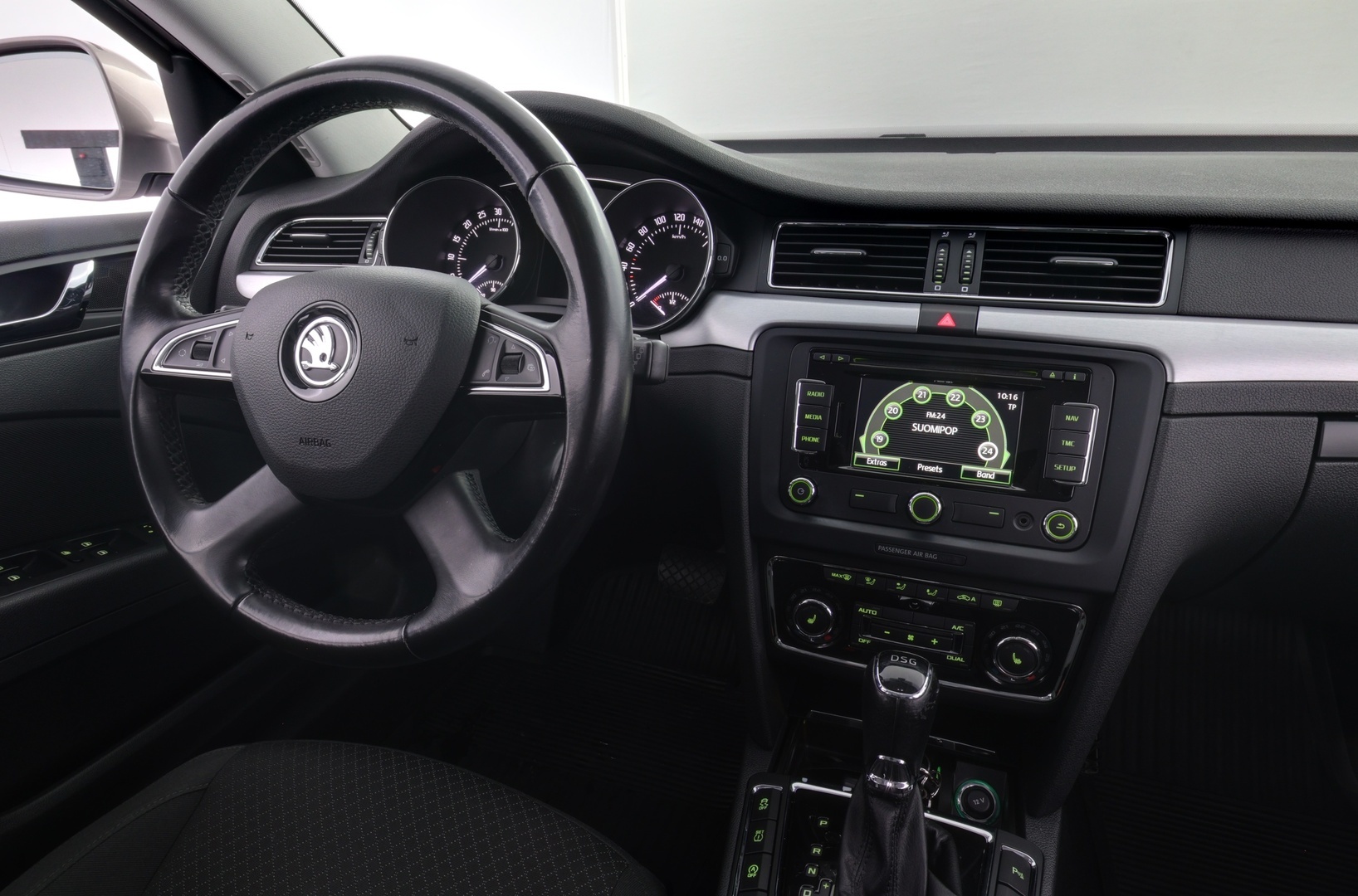 SKODA Superb 2014
