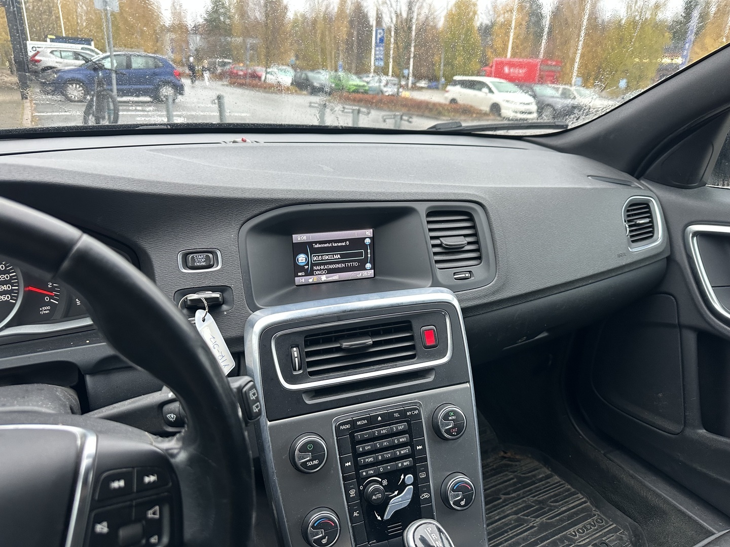 VOLVO V60 2014