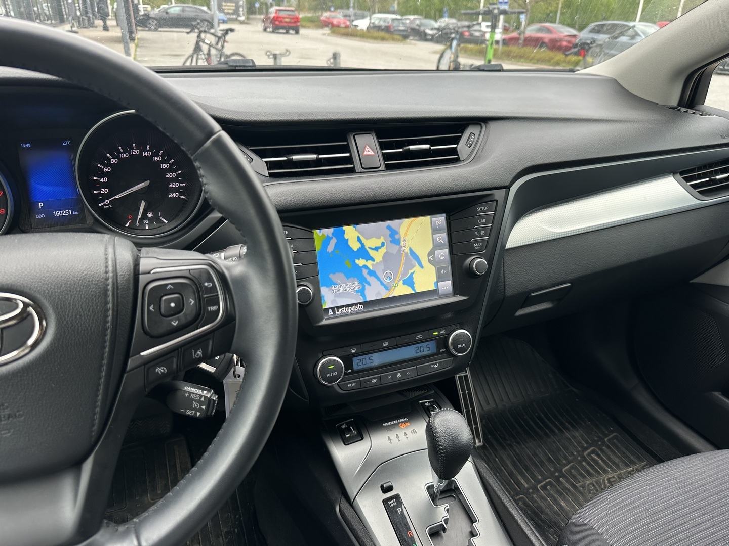 TOYOTA Avensis 2016