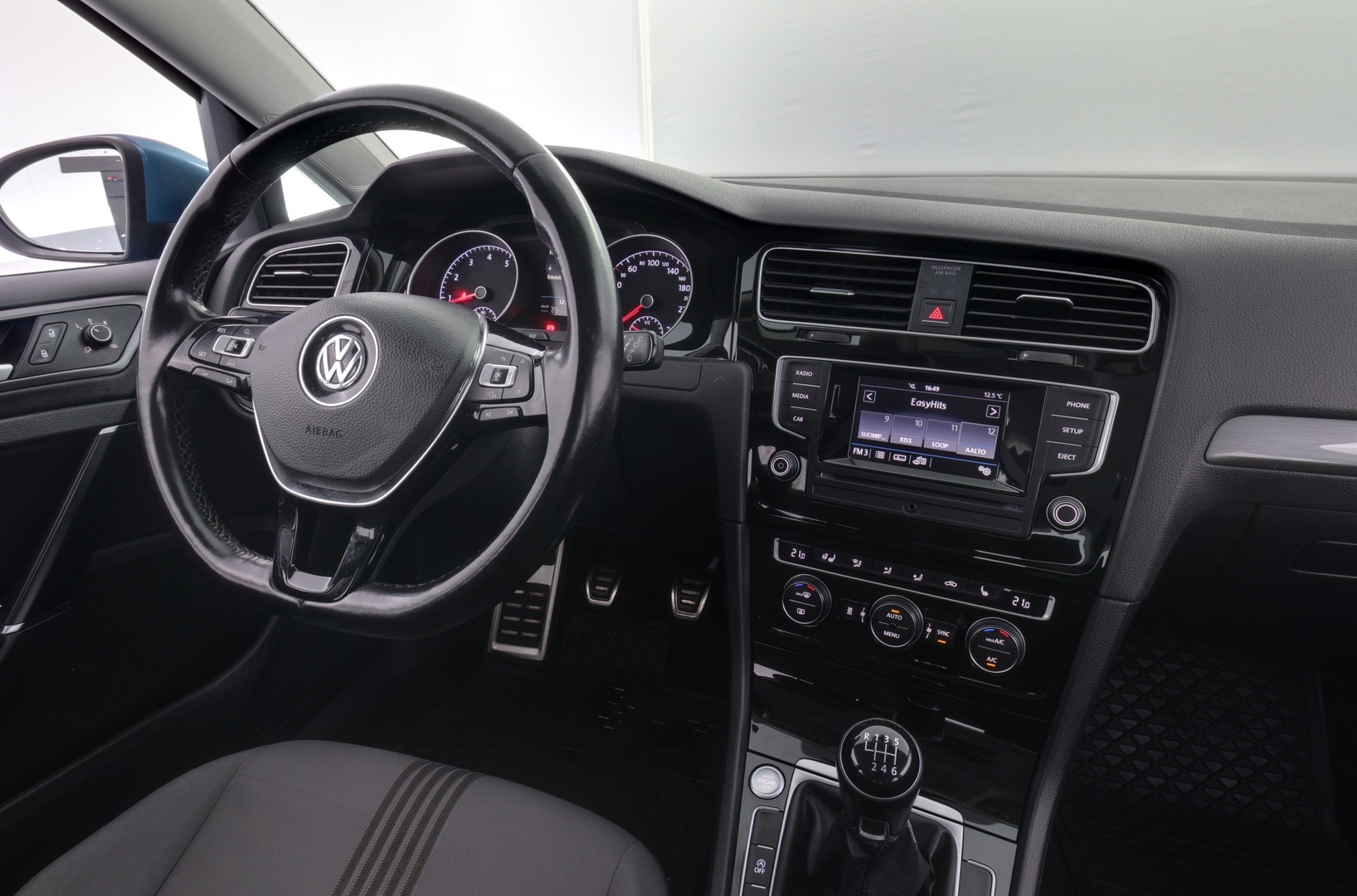 VOLKSWAGEN Golf 2017