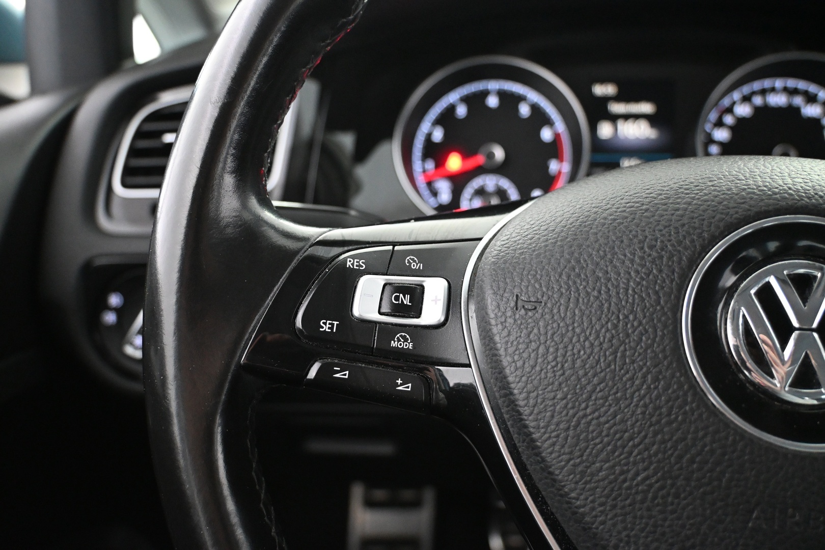 VOLKSWAGEN Golf 2017