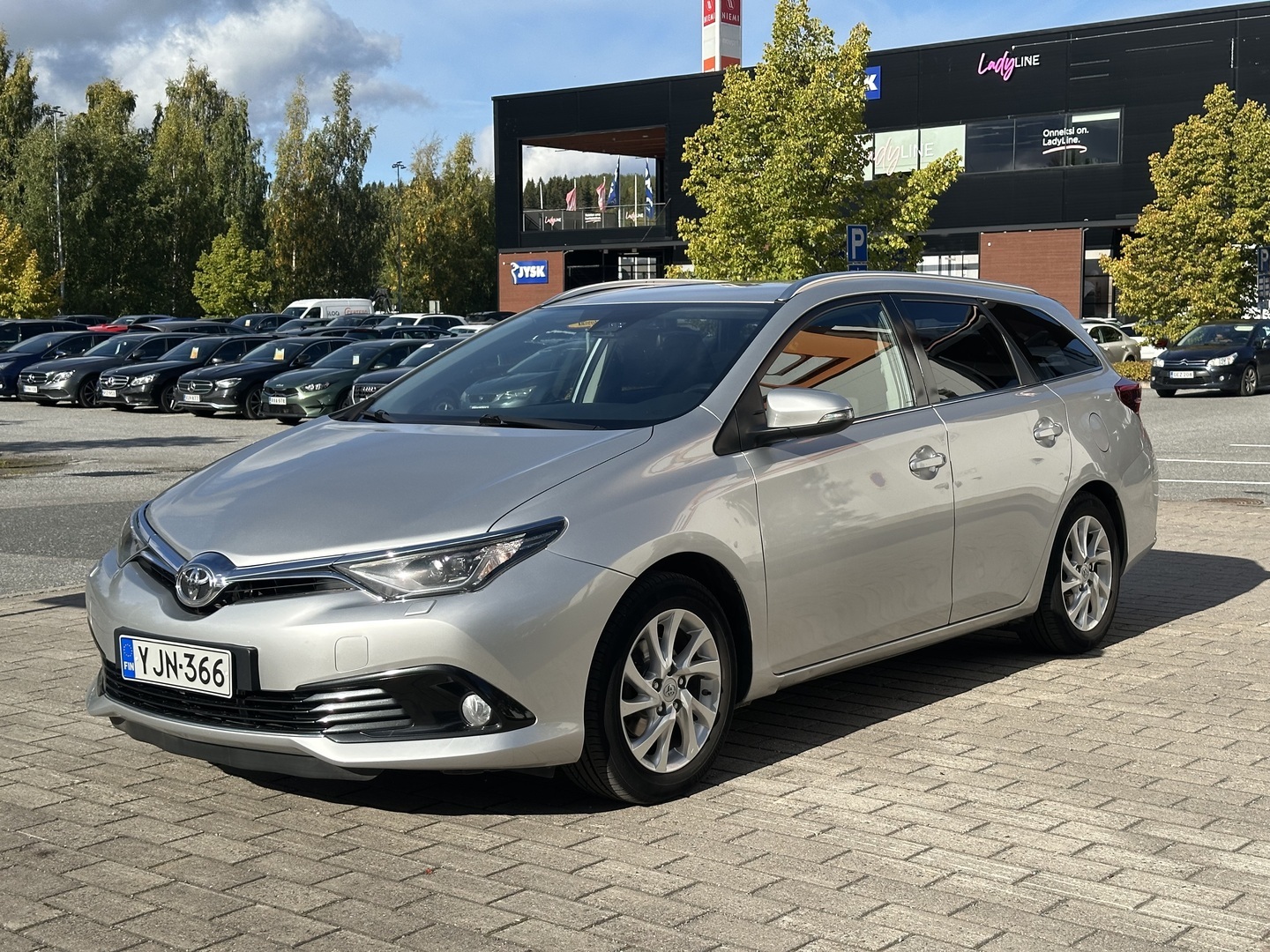 TOYOTA Auris 2017